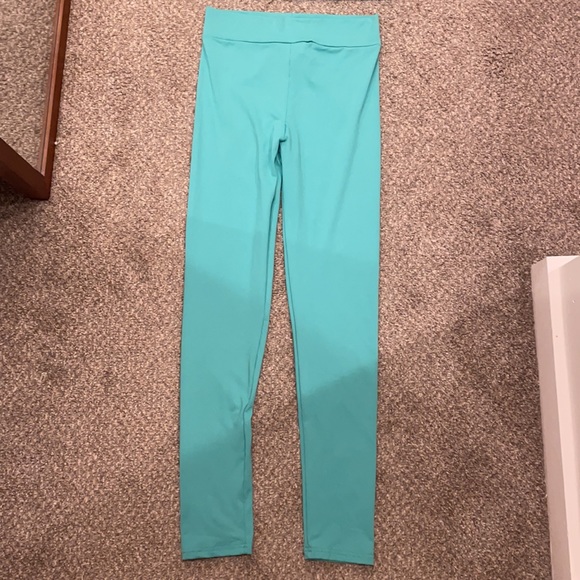 Pretty Little Thing Activewear Matching Set - Picture 2 of 3